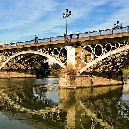 Apartamento En La Mejor Zona De Triana, Junto Al Puente Seville Luaran gambar