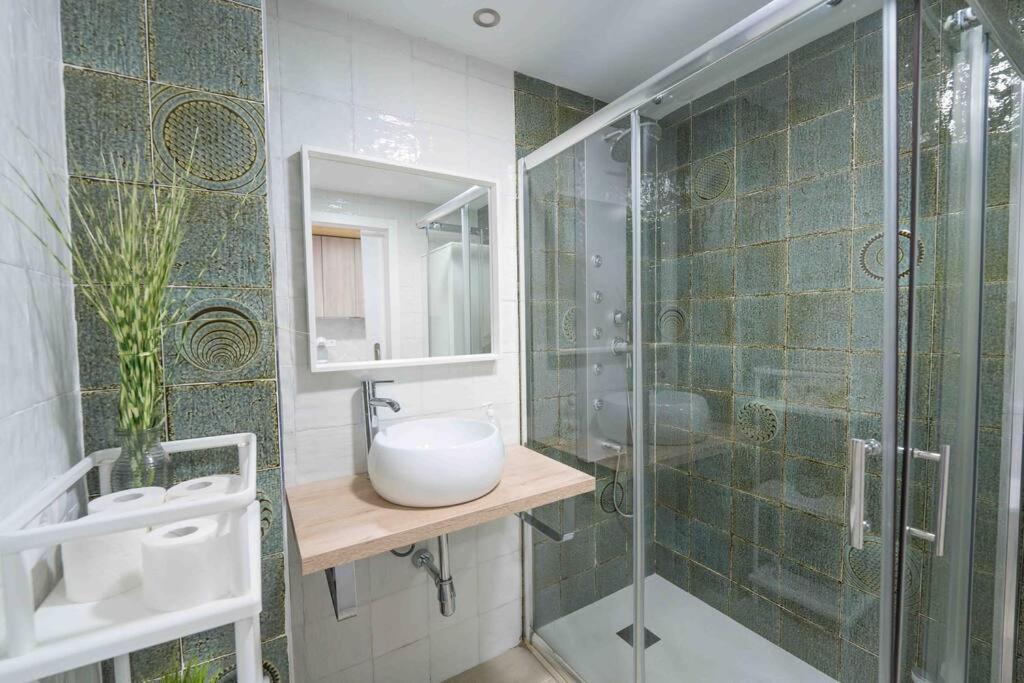 Apartamento En La Mejor Zona De Triana, Junto Al Puente Seville Luaran gambar